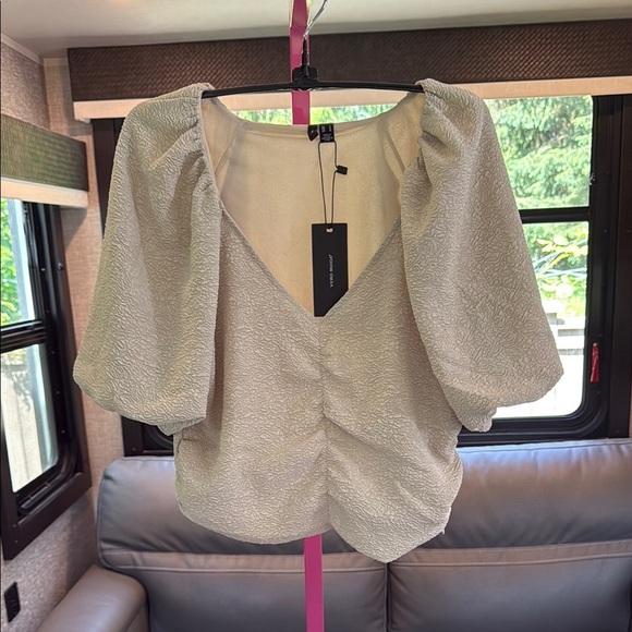 NWT VERA MODA Cream Puff Sleeve Top size Medium - Picture 1 of 9